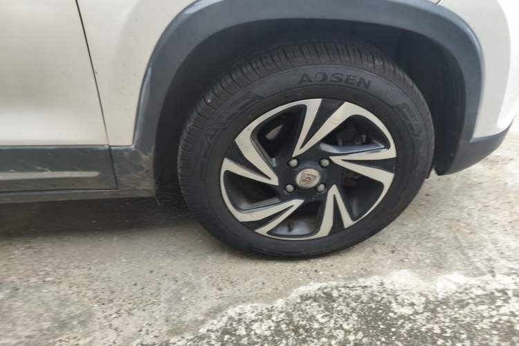 Used Baojun 510 2017 1.5L Automatic Luxury Model Right Front Wheel Hub