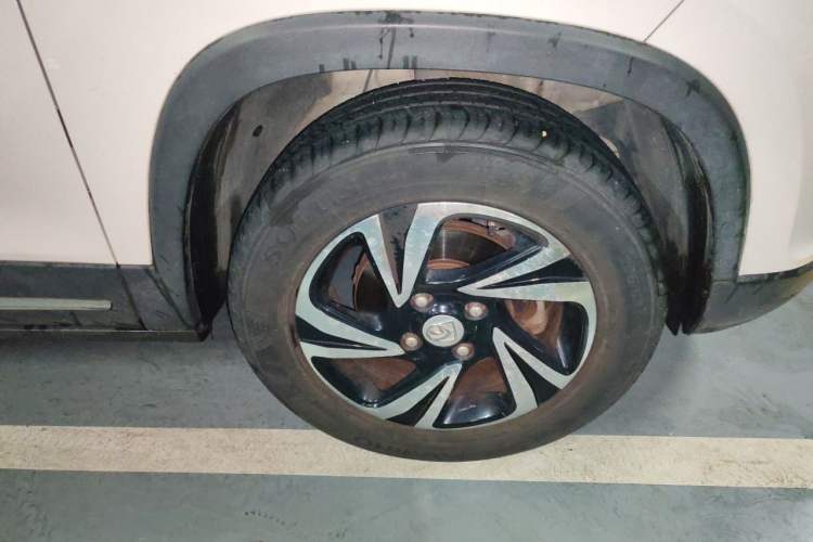 Used Baojun 510 2017 1.5L Automatic Luxury Model Right Front Wheel Hub