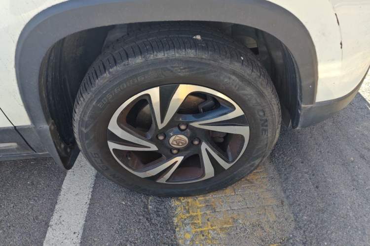 Used Baojun 510 2017 1.5L Automatic Luxury Model Right Front Wheel Hub