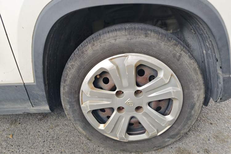 Used Baojun 510 2017 1.5L manual Comfort trim Right Front Wheel Hub
