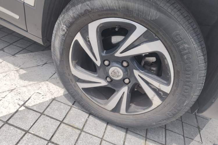 Used Baojun 510 2017 1.5L Automatic Luxury Model Right Front Wheel Hub