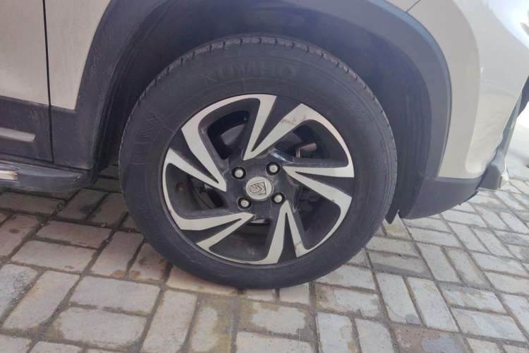 Used Baojun 510 2017 1.5L Automatic Luxury Model Right Front Wheel Hub