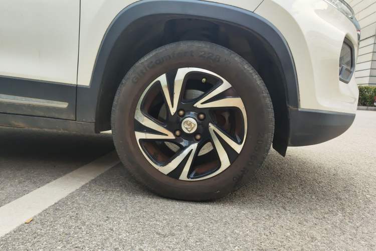 Used Baojun 510 2017 1.5L Automatic Luxury Model Right Front Wheel Hub