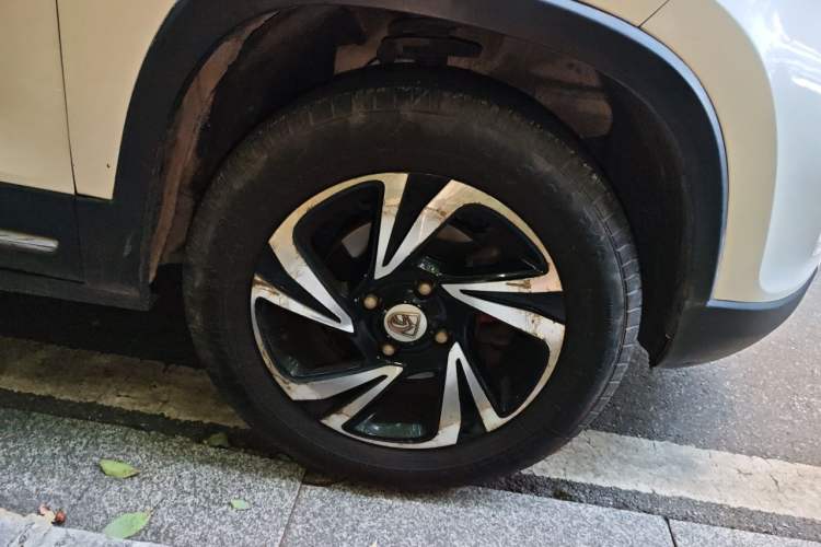 Used Baojun 510 2017 1.5L Manual Luxury Model Right Front Wheel Hub