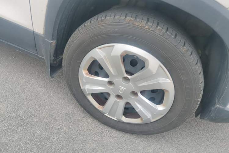 Used Baojun 510 2017 1.5L manual Comfort trim Right Front Wheel Hub