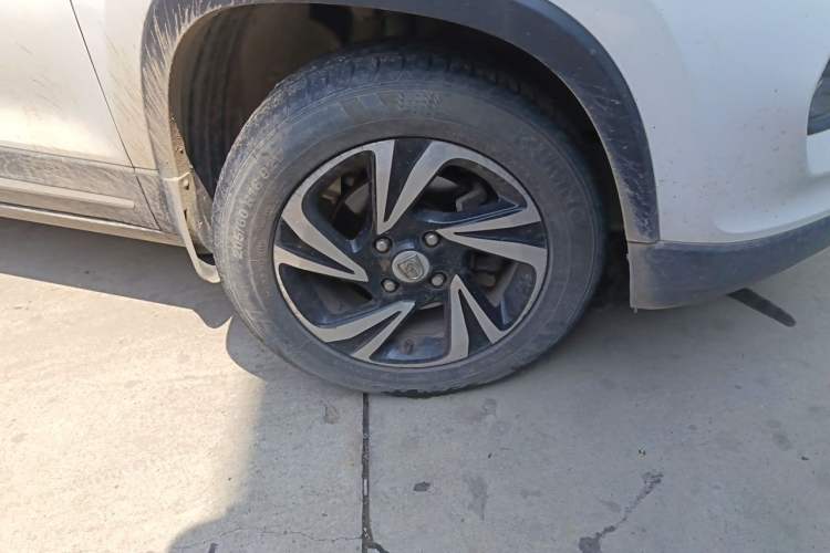 Used Baojun 510 2017 1.5L Manual Luxury Model Right Front Wheel Hub