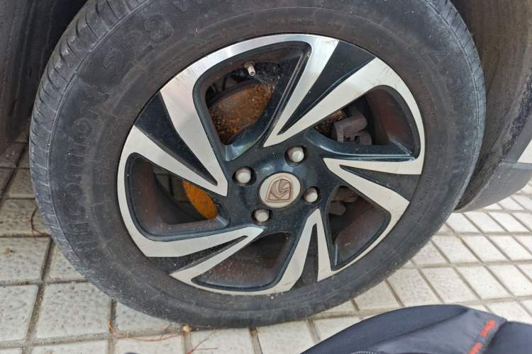 Used Baojun 510 2017 1.5L Manual Luxury Model Right Front Wheel Hub