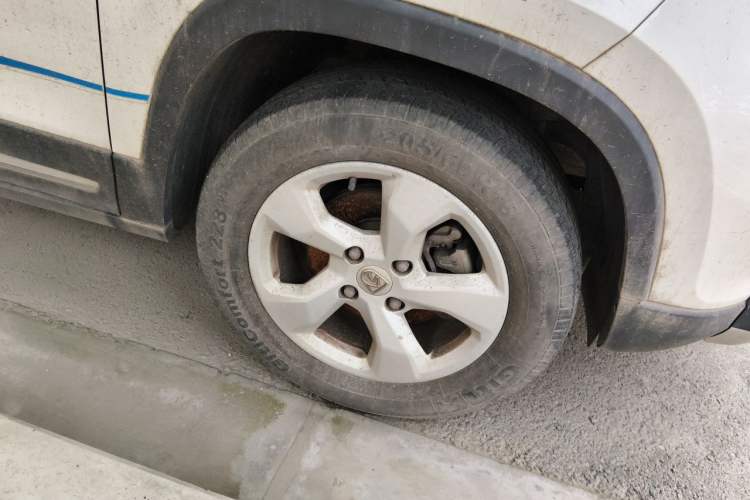 Used Baojun 510 2017 1.5L Manual Fashion Model Right Front Wheel Hub