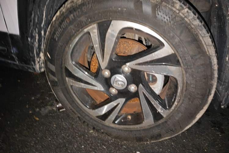 Used Baojun 510 2017 1.5L Automatic Luxury Model Right Front Wheel Hub