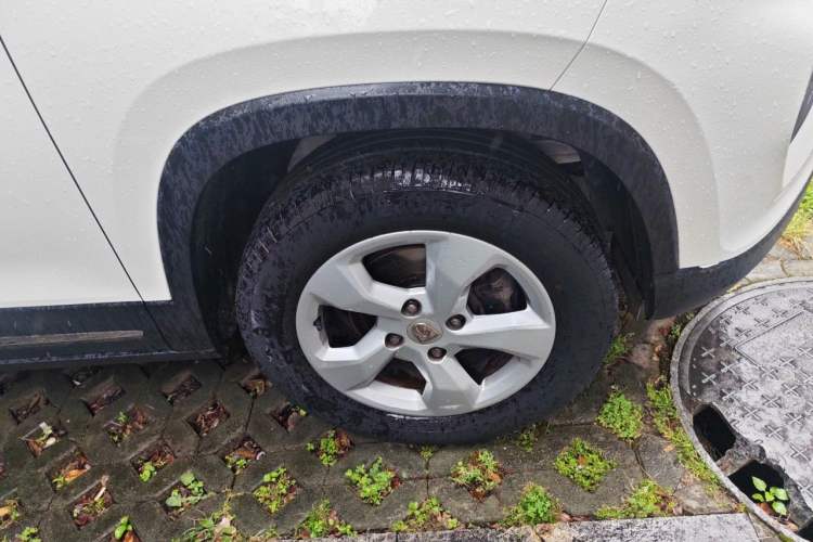 Used Baojun 510 2017 1.5L Manual Fashion Model Right Front Wheel Hub