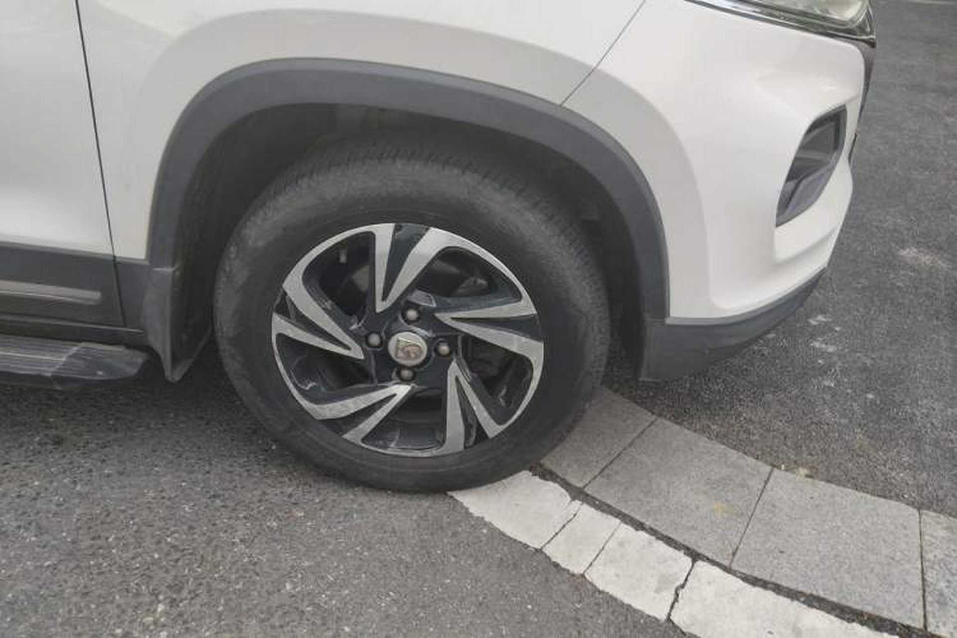 Used Baojun 510 2017 1.5L Manual Luxury Model Right Front Wheel Hub