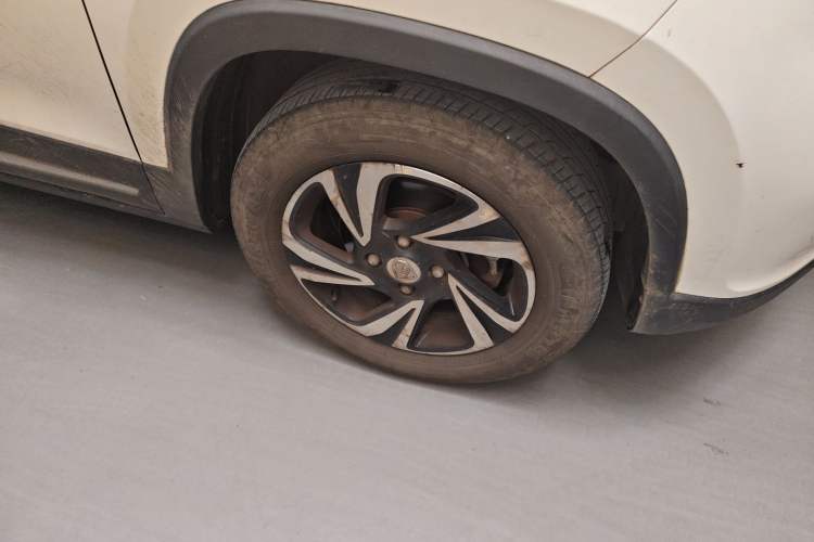 Used Baojun 510 2017 1.5L Automatic Luxury Model Right Front Wheel Hub