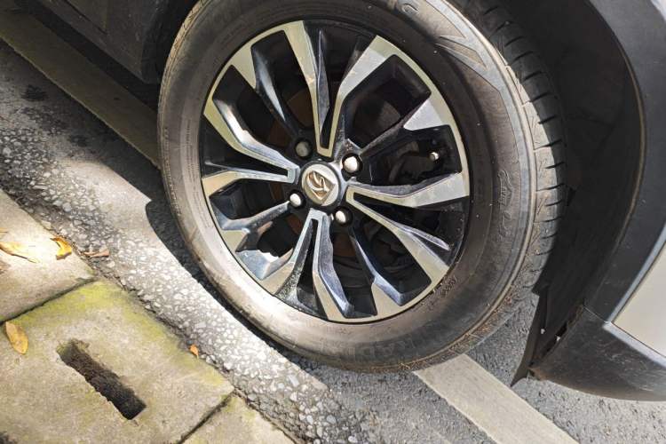 Used Baojun 510 2017 1.5L Manual Luxury Model Right Front Wheel Hub