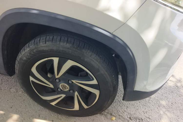 Used Baojun 510 2017 1.5L Automatic Luxury Model Right Front Wheel Hub