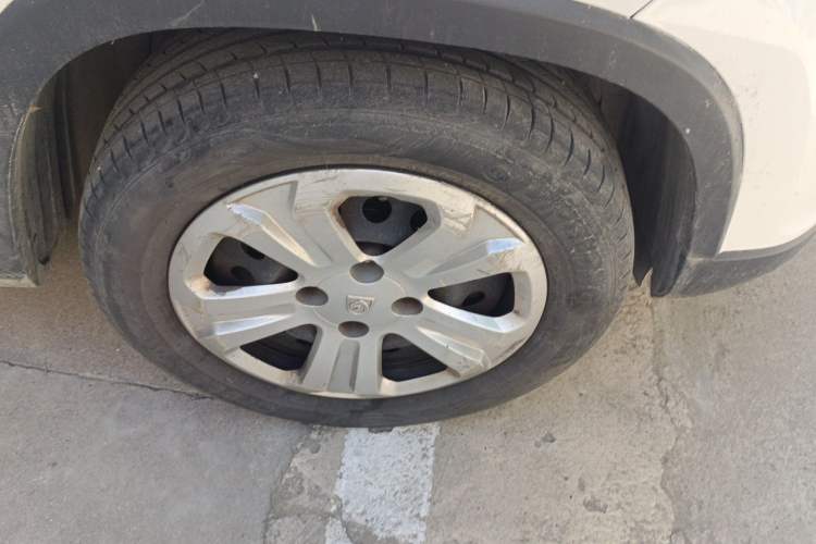 Used Baojun 510 2017 1.5L manual Comfort trim Right Front Wheel Hub