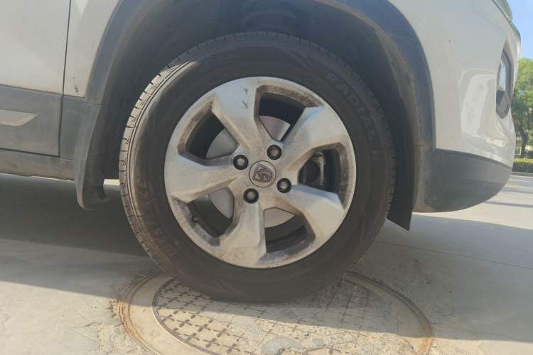 Used Baojun 510 2017 1.5L Manual Fashion Model Right Front Wheel Hub