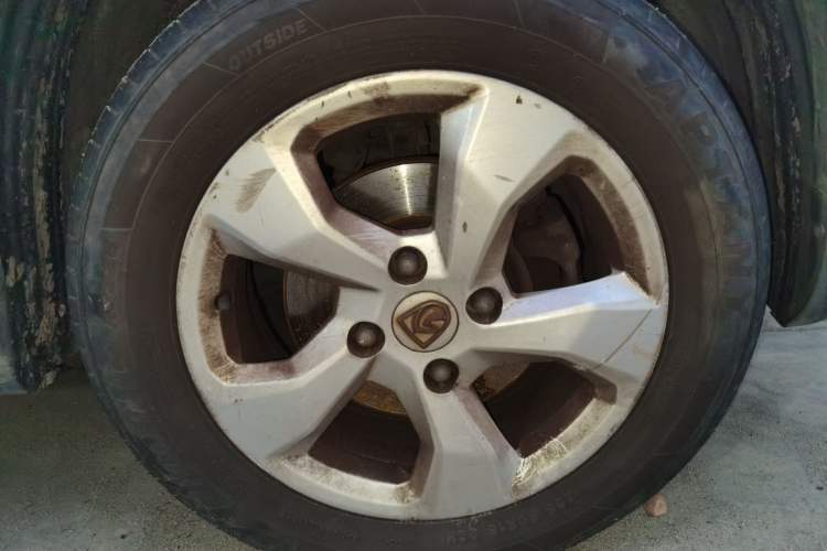 Used Baojun 510 2017 1.5L manual Comfort trim Right Front Wheel Hub