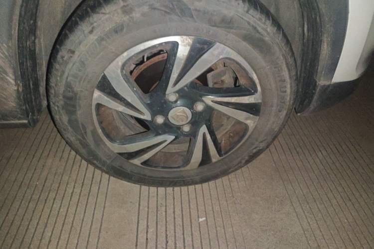 Used Baojun 510 2017 1.5L Manual Luxury Model Right Front Wheel Hub