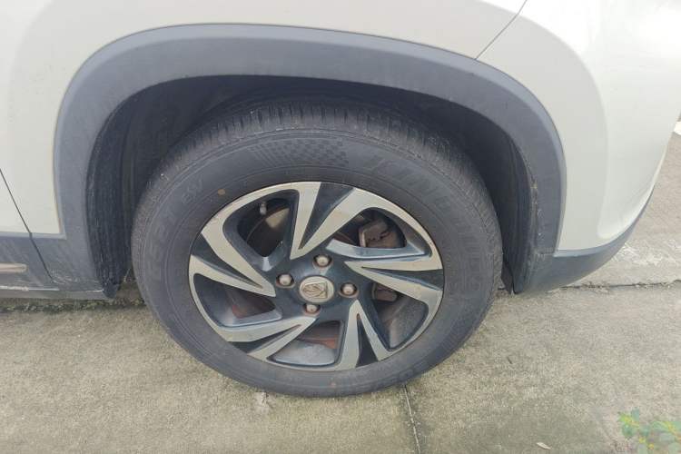 Used Baojun 510 2017 1.5L Manual Luxury Model Right Front Wheel Hub