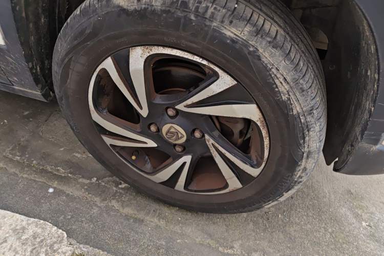 Used Baojun 510 2017 1.5L manual Comfort trim Right Front Wheel Hub