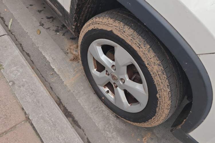 Used Baojun 510 2017 1.5L Automatic Fashion Model Right Front Wheel Hub