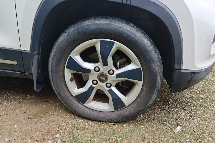 Used Baojun 510 2017 1.5L Manual Fashion Model Right Front Wheel Hub