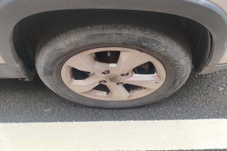 Used Baojun 510 2017 1.5L Manual Fashion Model Right Front Wheel Hub