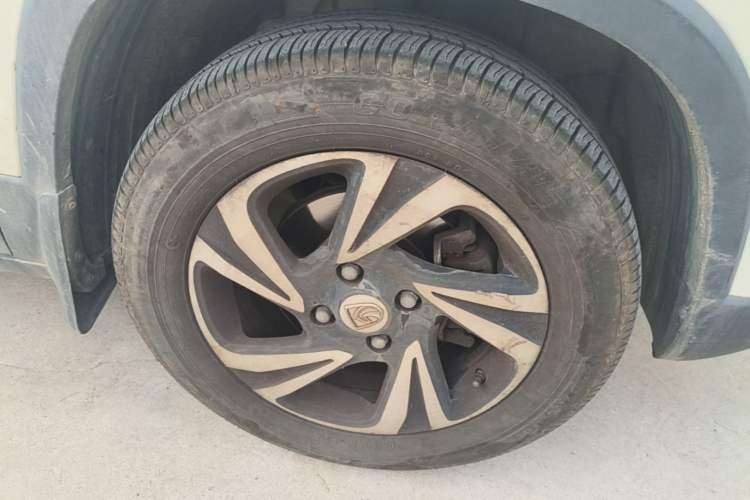 Used Baojun 510 2017 1.5L Automatic Luxury Model Right Front Wheel Hub