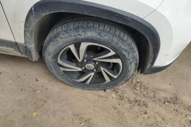 Used Baojun 510 2017 1.5L Manual Luxury Model Right Front Wheel Hub