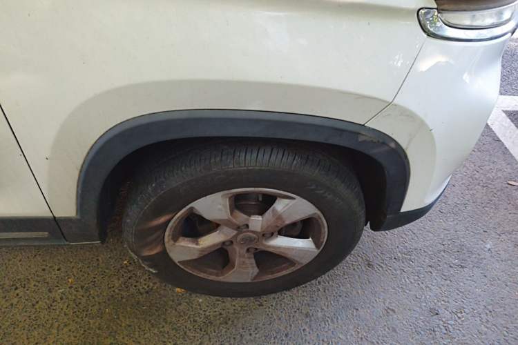 Used Baojun 510 2017 1.5L Automatic Fashion Model Right Front Wheel Hub