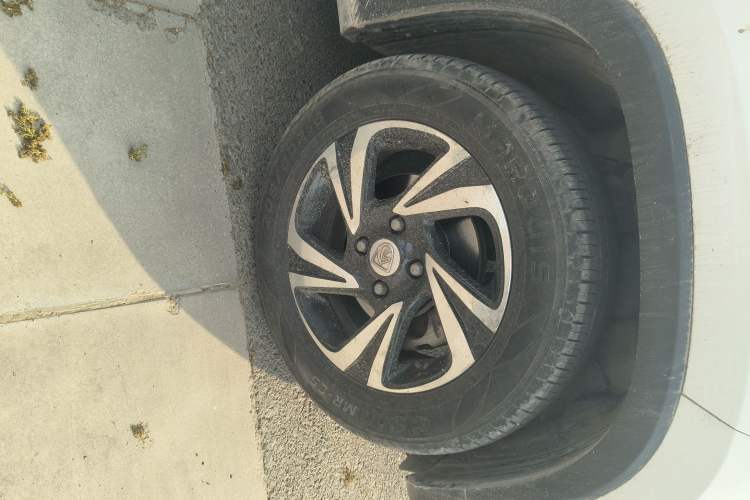 Used Baojun 510 2017 1.5L Automatic Luxury Model Right Front Wheel Hub