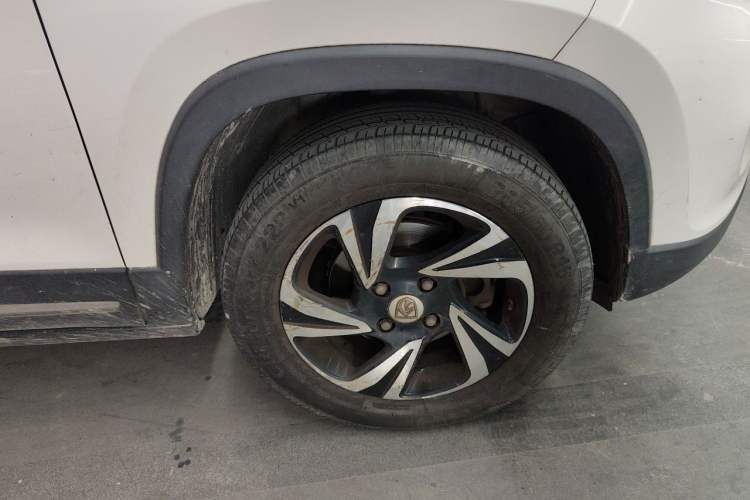 Used Baojun 510 2017 1.5L Automatic Luxury Model Right Front Wheel Hub