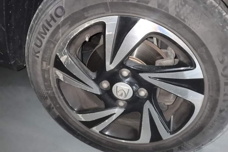 Used Baojun 510 2017 1.5L Manual Luxury Model Right Front Wheel Hub