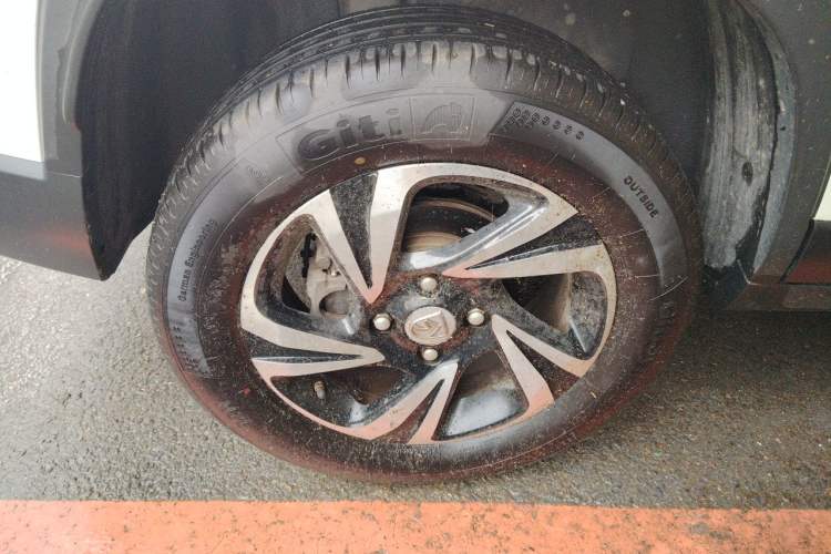 Used Baojun 510 2017 1.5L Manual Luxury Model Right Front Wheel Hub