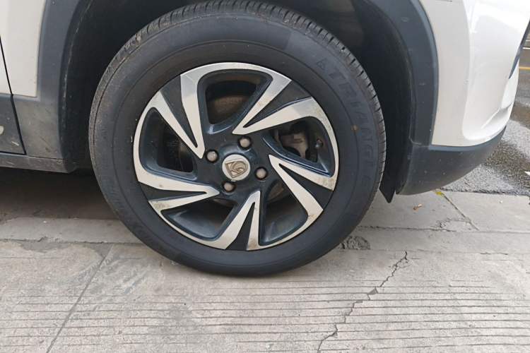Used Baojun 510 2017 1.5L Manual Luxury Model Right Front Wheel Hub