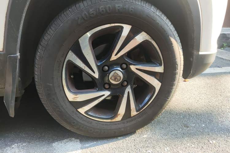 Used Baojun 510 2017 1.5L Manual Luxury Model Right Front Wheel Hub