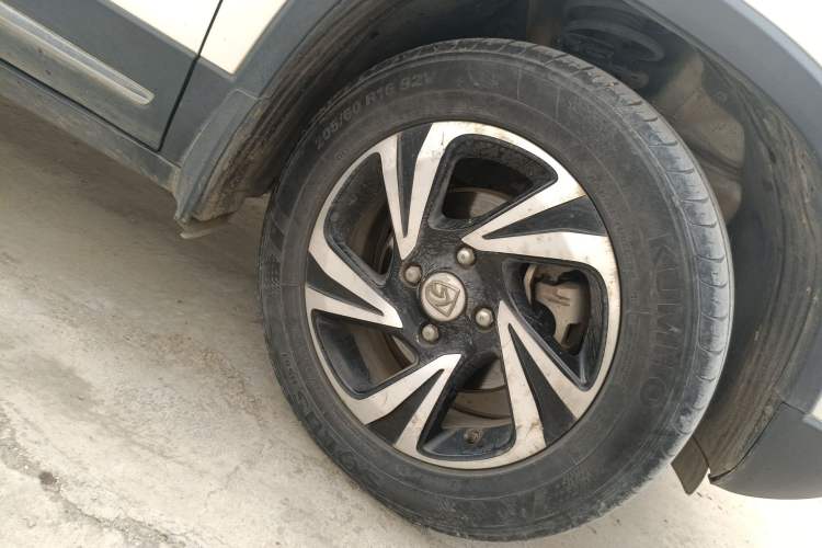Used Baojun 510 2017 1.5L Manual Luxury Model Right Front Wheel Hub