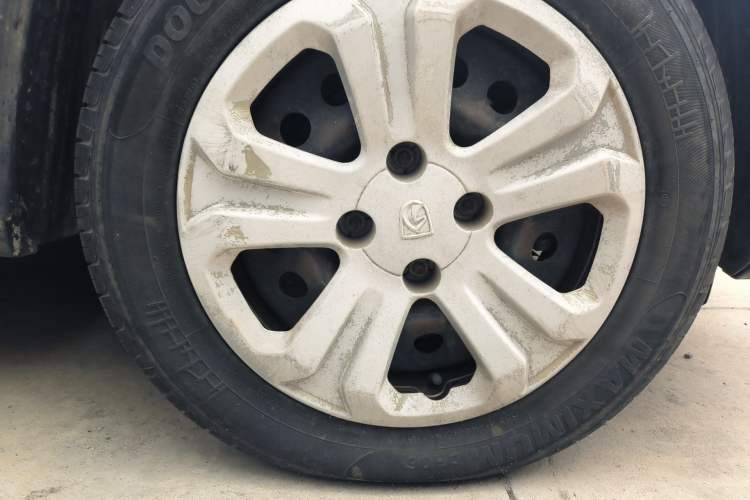 Used Baojun 510 2017 1.5L manual Comfort trim Right Front Wheel Hub