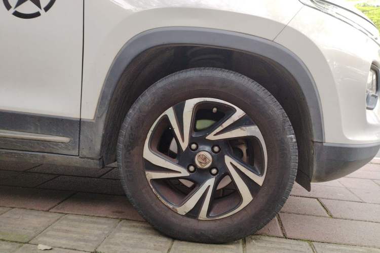 Used Baojun 510 2017 1.5L Manual Luxury Model Right Front Wheel Hub