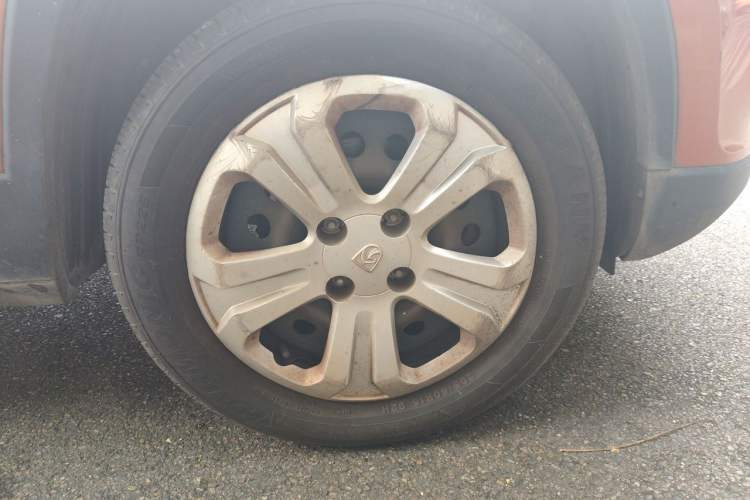 Used Baojun 510 2017 1.5L manual Comfort trim Right Front Wheel Hub