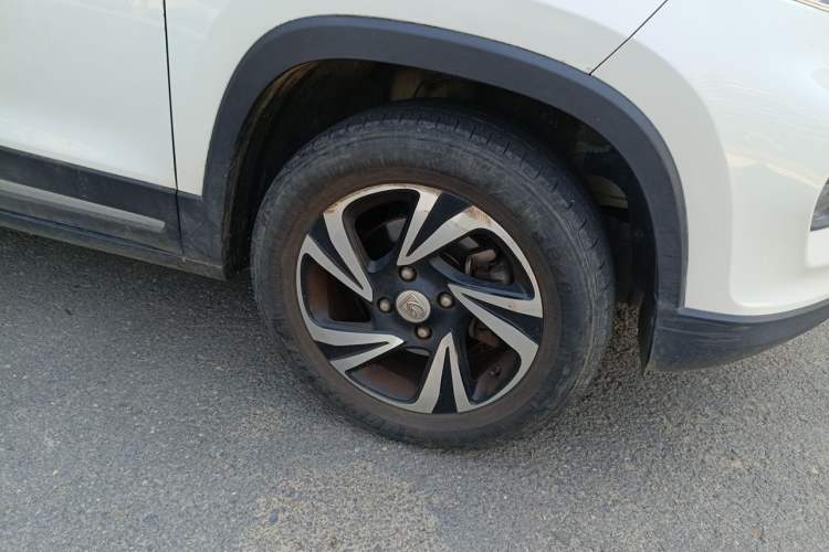 Used Baojun 510 2017 1.5L Automatic Luxury Model Right Front Wheel Hub