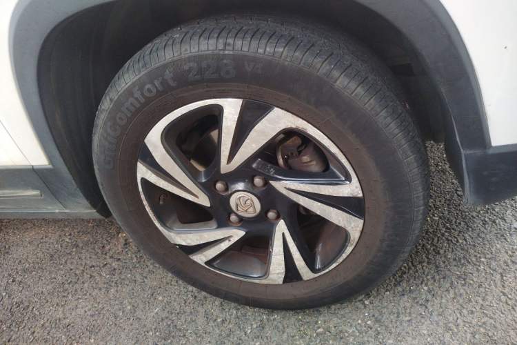 Used Baojun 510 2017 1.5L Automatic Luxury Model Right Front Wheel Hub