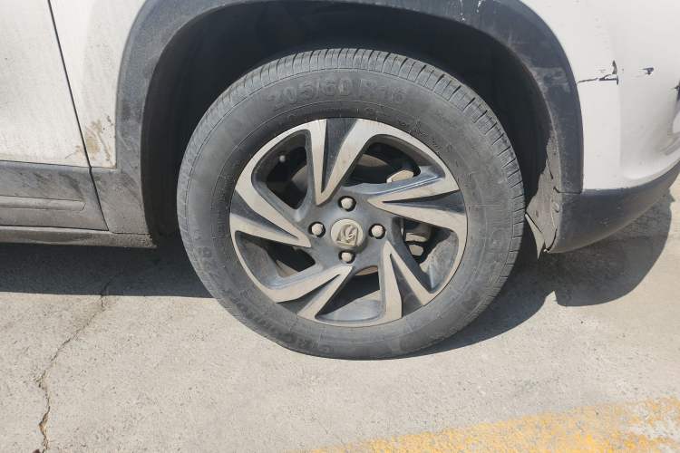 Used Baojun 510 2017 1.5L Manual Luxury Model Right Front Wheel Hub