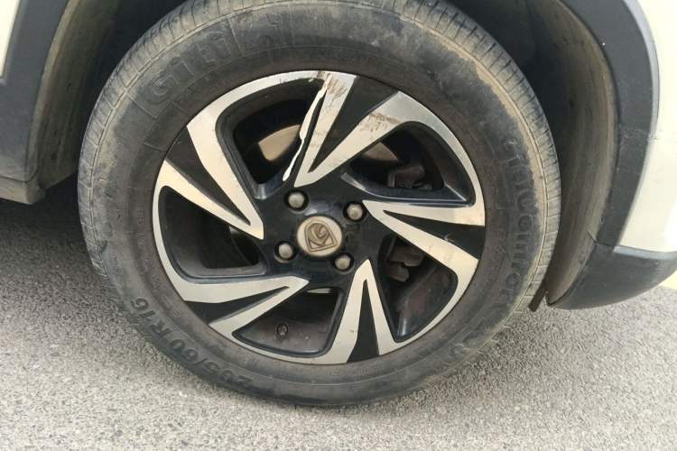 Used Baojun 510 2017 1.5L Manual Luxury Model Right Front Wheel Hub