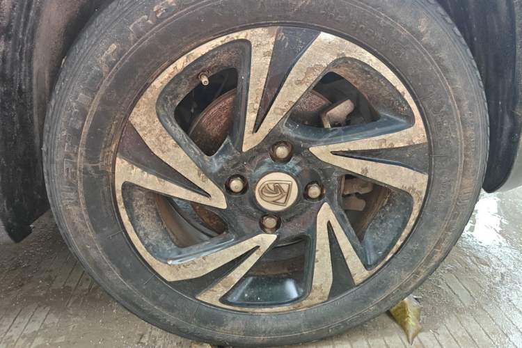 Used Baojun 510 2017 1.5L Manual Luxury Model Right Front Wheel Hub
