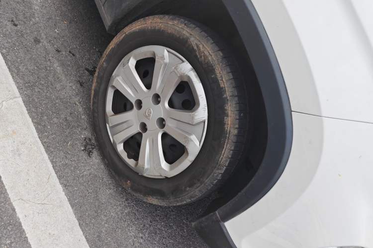 Used Baojun 510 2017 1.5L manual Comfort trim Right Front Wheel Hub