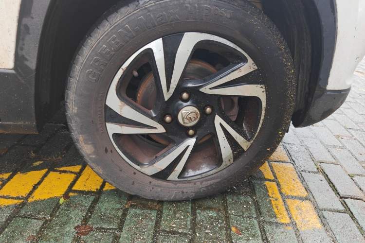 Used Baojun 510 2017 1.5L Automatic Luxury Model Right Front Wheel Hub
