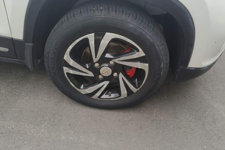 Used Baojun 510 2017 1.5L Automatic Luxury Model Right Front Wheel Hub