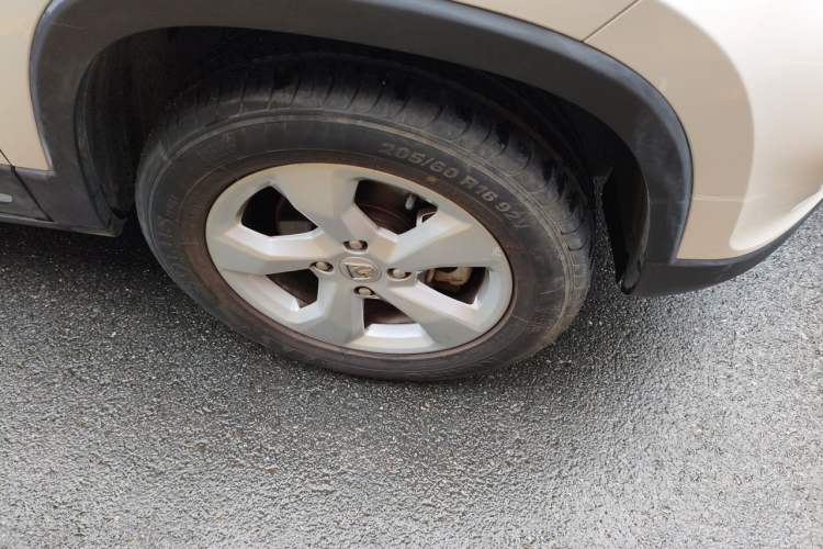Used Baojun 510 2017 1.5L Manual Fashion Model Right Front Wheel Hub