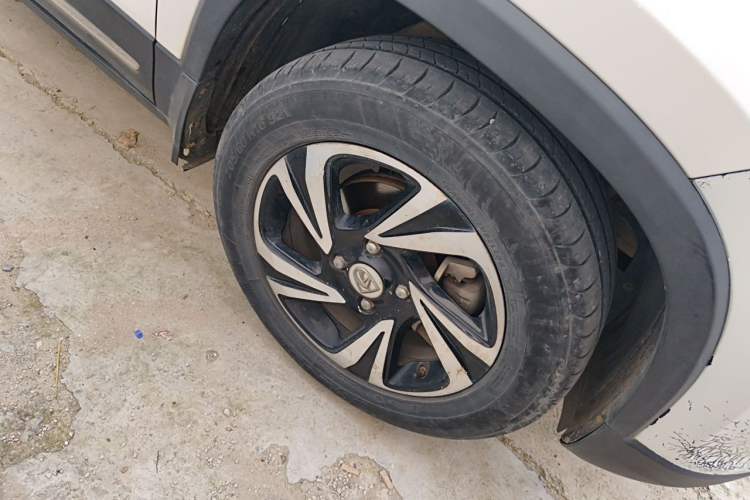 Used Baojun 510 2017 1.5L Manual Luxury Model Right Front Wheel Hub